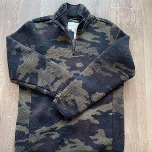 Men’s Brand New Aeropostale half zip.